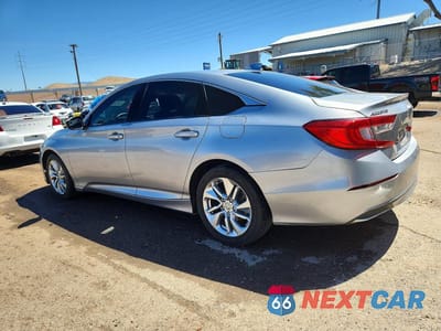 Drugie zdjęcie samochodu z przodu: 2018 HONDA ACCORD LX VIN:1HGCV1F18JA268456 - miniatura