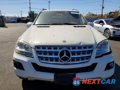 Piąte zdjęcie samochodu w środku: 2010 MERCEDES-BENZ ML 350 4MATIC VIN:4JGBB8GBXAA564920 - miniatura