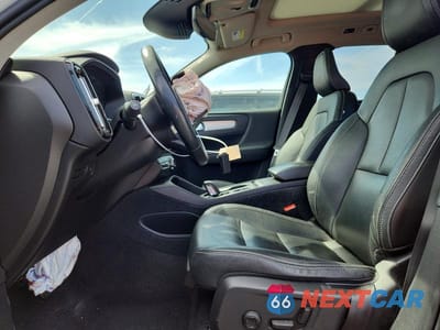 Zdjęcie 7 z 13 samochodu: 2019 VOLVO XC40 T5 MOMENTUM VIN:YV4162UK9K2148520 - miniatura