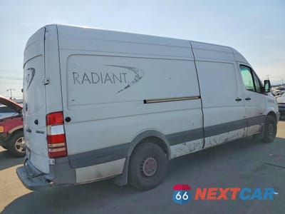 Trzecie zdjęcie samochodu z tyłu: 2013 MERCEDES-BENZ SPRINTER 2500 VIN:WD3PE8CC6D5754642 - miniatura