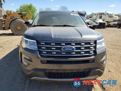 Piąte zdjęcie samochodu w środku: 2017 FORD EXPLORER XLT VIN:1FM5K8D84HGE35620 - miniatura