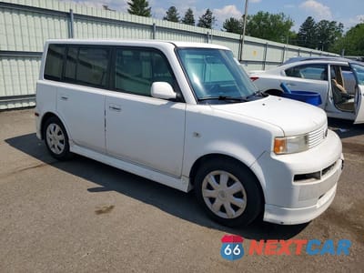 Czwarte zdjęcie samochodu z boku: 2005 TOYOTA SCION XB VIN:JTLKT324650214391 - miniatura