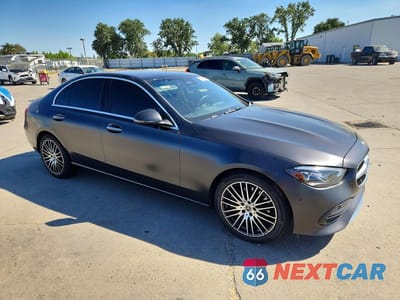 Czwarte zdjęcie samochodu z boku: 2024 MERCEDES-BENZ C 300 VIN:W1KAF4GB2RR210583 - miniatura