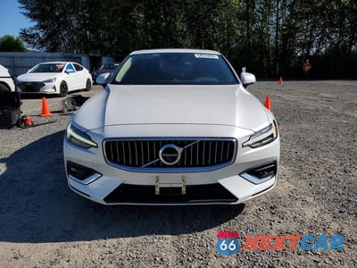 Piąte zdjęcie samochodu w środku: 2019 VOLVO S60 T6 INSCRIPTION VIN:7JRA22TL1KG010838 - miniatura
