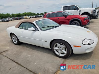 Czwarte zdjęcie samochodu z boku: 1998 JAGUAR XK8 VIN:SAJGX224XWC026944 - miniatura