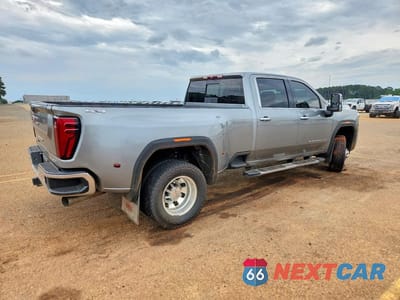 Trzecie zdjęcie samochodu z tyłu: 2025 GMC SIERRA K3500 SLT VIN:1GT4UUEY7SF277479 - miniatura