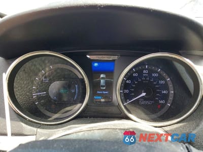 Zdjęcie 9 z 12 samochodu: 2011 HYUNDAI SONATA HYBRID VIN:KMHEC4A40BA007044 - miniatura