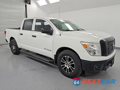Czwarte zdjęcie samochodu z boku: 2017 NISSAN TITAN S VIN:1N6AA1EKXHN532238 - miniatura