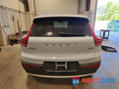 Zdjęcie 6 z 13 samochodu: 2025 VOLVO XC40 PLUS VIN:YV4L12UE5S2563481 - miniatura