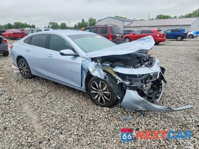 Czwarte zdjęcie samochodu z boku: 2017 CHEVROLET MALIBU LT VIN:1G1ZE5ST1HF283765 - miniatura