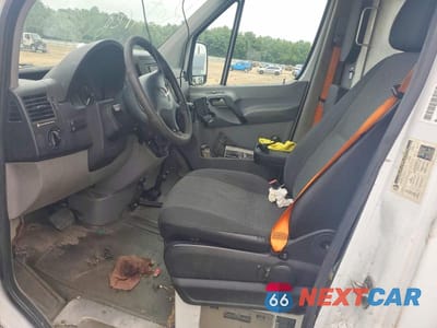 Zdjęcie 7 z 14 samochodu: 2011 MERCEDES BENZ SPRINTER 2500 DELIVERY VAN VIN:WD3PE8CB6B5604986 - miniatura