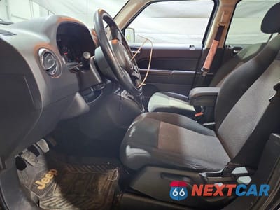 Zdjęcie 7 z 13 samochodu: 2011 JEEP PATRIOT SPORT VIN:1J4NF1GB0BD149161 - miniatura