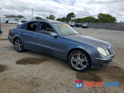 Czwarte zdjęcie samochodu z boku: 2006 MERCEDES-BENZ E 350 VIN:WDBUF56J96A855021 - miniatura