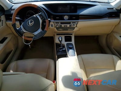 Zdjęcie 8 z 12 samochodu: 2013 LEXUS ES 300H VIN:JTHBW1GG3D2011678 - miniatura