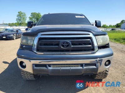 Piąte zdjęcie samochodu w środku: 2010 TOYOTA TUNDRA DOUBLE CAB SR5 VIN:5TFUW5F11AX136451 - miniatura