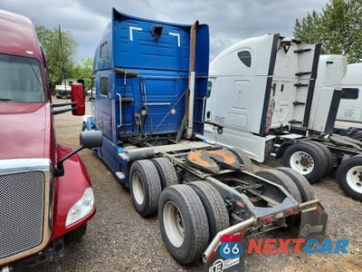 Trzecie zdjęcie samochodu z tyłu: 2008 VOLVO VN VNL VIN:4V4NC9TH58N261596 - miniatura