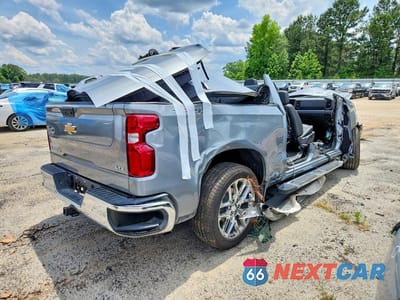 Trzecie zdjęcie samochodu z tyłu: 2026 CHEVROLET SILVERADO K1500 LTZ VIN:2GCUKGED5T1110289 - miniatura