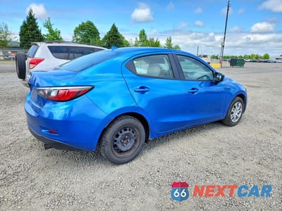 Trzecie zdjęcie samochodu z tyłu: 2019 TOYOTA YARIS L VIN:3MYDLBYV5KY506650 - miniatura