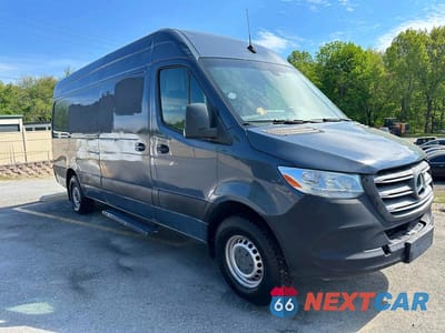 Czwarte zdjęcie samochodu z boku: 2019 MERCEDES-BENZ SPRINTER 2500 VIN:WD4PF1CD8KP147104 - miniatura