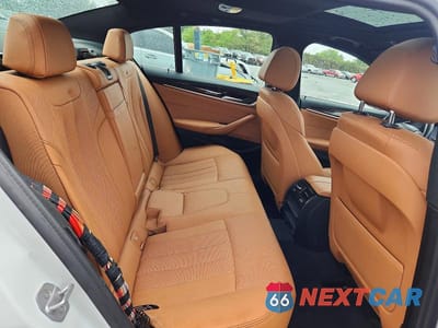 Zdjęcie 10 z 13 samochodu: 2021 BMW 530 XI VIN:WBA13BJ02MCF71192 - miniatura