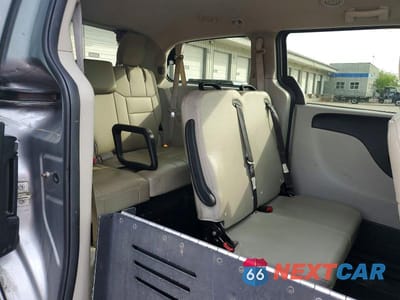 Zdjęcie 11 z 14 samochodu: 2019 DODGE GRAND CARAVAN SE VIN:2C7WDGBG6KR792040 - miniatura