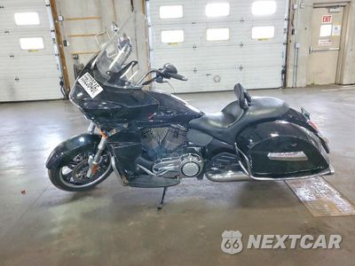 Trzecie zdjęcie samochodu z tyłu: 2013 VICTORY MOTORCYCLES CROSS COUNTRY TOUR VIN:5VPTW36N8D3026657 - miniatura