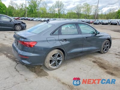 Trzecie zdjęcie samochodu z tyłu: 2024 AUDI A3 PREMIUM VIN:WAUGUDGY9RA084779 - miniatura