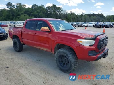 Czwarte zdjęcie samochodu z boku: 2018 TOYOTA TACOMA SR V6 VIN:3TMCZ5AN0JM163496 - miniatura