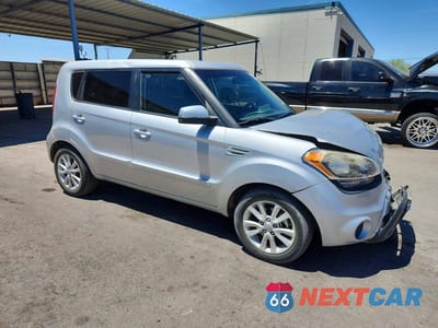 Czwarte zdjęcie samochodu z boku: 2013 KIA SOUL + VIN:KNDJT2A68D7577141 - miniatura