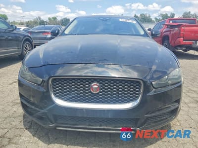Piąte zdjęcie samochodu w środku: 2017 JAGUAR XE VIN:SAJAR4BG8HA962887 - miniatura