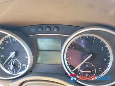 Zdjęcie 9 z 13 samochodu: 2011 MERCEDES-BENZ GL 550 4MATIC VIN:4JGBF8GEXBA739411 - miniatura