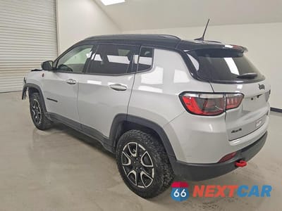 Drugie zdjęcie samochodu z przodu: 2025 JEEP COMPASS TRAILHAWK VIN:3C4NJDDN2ST583922 - miniatura