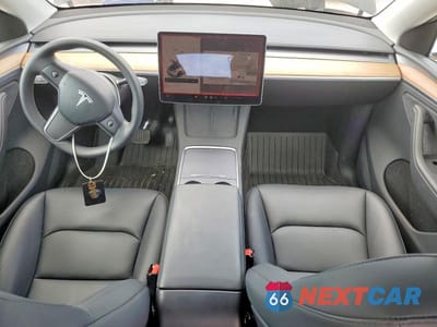 Zdjęcie 8 z 12 samochodu: 2025 TESLA MODEL Y VIN:7SAYGDEE9SA369468 - miniatura