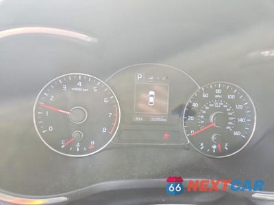 Zdjęcie 9 z 12 samochodu: 2017 KIA FORTE LX VIN:3KPFL4A77HE045363 - miniatura