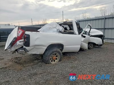 Trzecie zdjęcie samochodu z tyłu: 2003 CHEVROLET SILVERADO K1500 VIN:1GCHK24133E270858 - miniatura