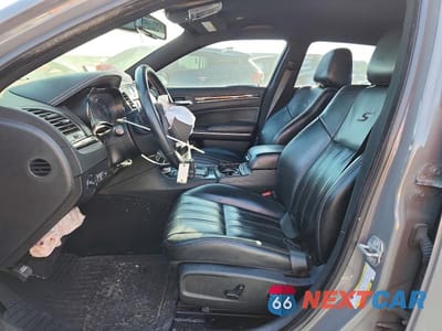 Zdjęcie 7 z 13 samochodu: 2019 CHRYSLER 300 S VIN:2C3CCABG4KH516112 - miniatura