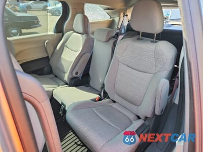Zdjęcie 11 z 13 samochodu: 2022 TOYOTA SIENNA LE VIN:5TDKRKEC7NS083332 - miniatura