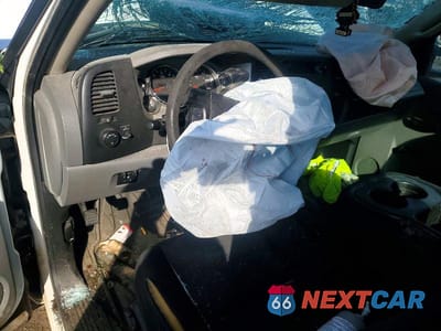 Zdjęcie 8 z 12 samochodu: 2013 GMC SIERRA K2500 HEAVY DUTY VIN:1GT02ZCG8DF122745 - miniatura