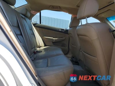 Zdjęcie 10 z 13 samochodu: 2005 HONDA ACCORD EX VIN:1HGCM56845A055016 - miniatura