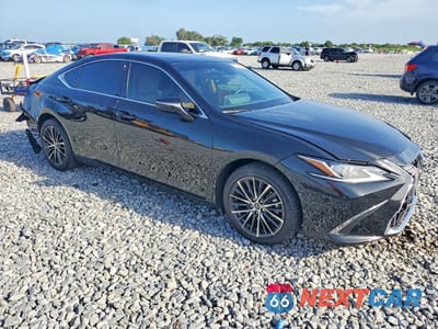 Czwarte zdjęcie samochodu z boku: 2025 LEXUS ES 350 BASE VIN:58ADZ1B18SU211305 - miniatura