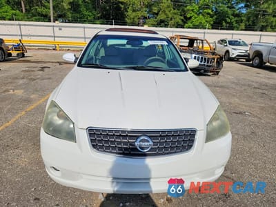 Piąte zdjęcie samochodu w środku: 2006 NISSAN ALTIMA 3.5 SE VIN:1N4BL11D56C219430 - miniatura