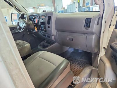 Zdjęcie 8 z 13 samochodu: 2014 NISSAN NV 2500 DELIVERY VAN VIN:1N6BF0LYXEN101384 - miniatura