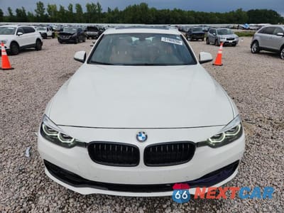 Piąte zdjęcie samochodu w środku: 2018 BMW 330 I VIN:WBA8B9G51JNU97239 - miniatura