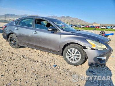 Czwarte zdjęcie samochodu z boku: 2015 NISSAN ALTIMA 2.5 S VIN:1N4AL3AP3FC431440 - miniatura