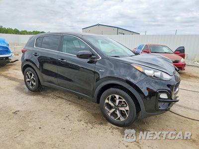 Czwarte zdjęcie samochodu z boku: 2021 KIA SPORTAGE LX VIN:KNDPMCAC1M7863559 - miniatura