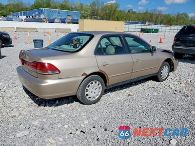 Trzecie zdjęcie samochodu z tyłu: 2001 HONDA ACCORD LX VIN:1HGCG554X1A017810 - miniatura