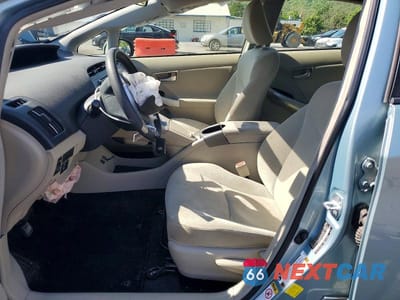 Zdjęcie 7 z 12 samochodu: 2014 TOYOTA PRIUS TWO VIN:JTDKN3DU9E1748739 - miniatura