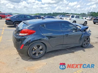 Trzecie zdjęcie samochodu z tyłu: 2017 HYUNDAI VELOSTER VALUE EDITION VIN:KMHTC6AD9HU317509 - miniatura