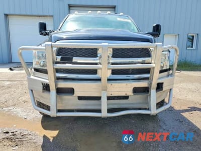 Piąte zdjęcie samochodu w środku: 2016 RAM 3500 ST VIN:3C63RRGLXGG216247 - miniatura