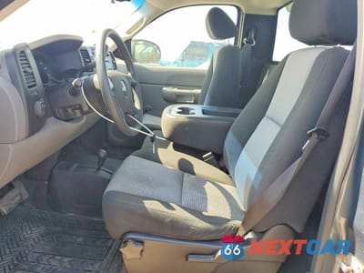 Zdjęcie 7 z 12 samochodu: 2009 CHEVROLET SILVERADO K1500 VIN:1GCEK14X99Z211817 - miniatura